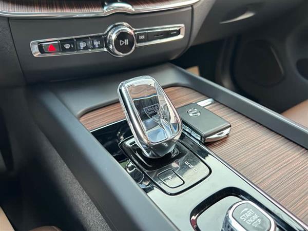 沃尔沃XC60 2021款 T5 四驱智远运动版
