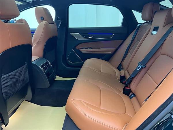 捷豹XFL 2022款 XFL 2.0T P250 两驱尊享豪华版