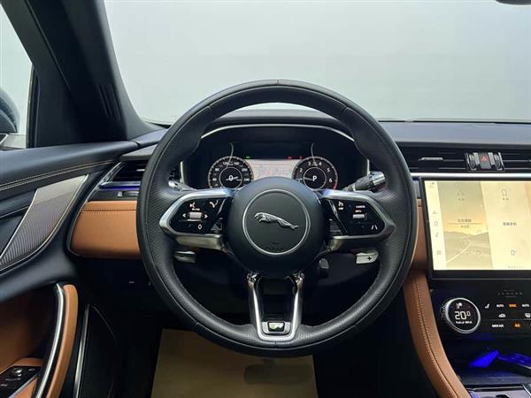 捷豹XFL 2022款 XFL 2.0T P250 两驱尊享豪华版