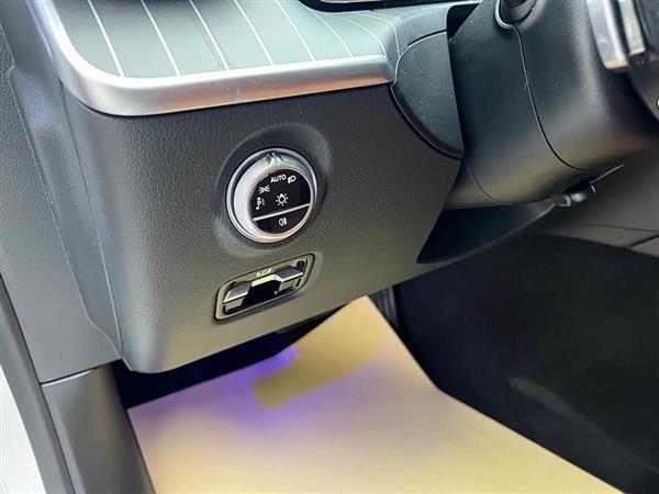 奔驰C级 2023款 C 200 L 运动版