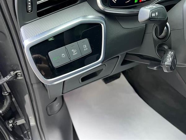 奥迪A6L 2022款 40 TFSI 豪华动感型