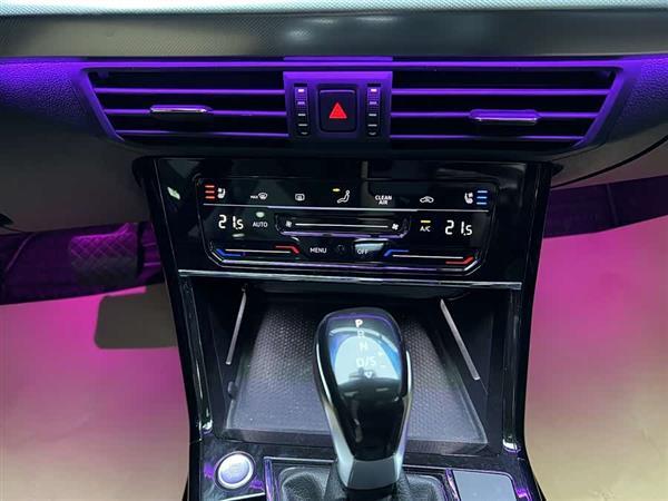 帕萨特 2024款 330TSI 星空精英版