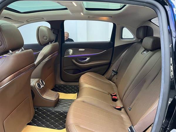 奔驰E级 2022款 E 260 L