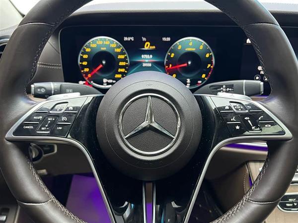 奔驰E级 2022款 E 260 L