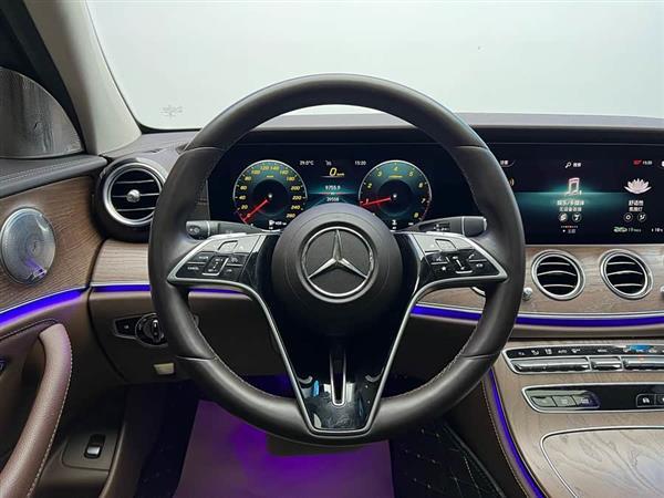 奔驰E级 2022款 E 260 L