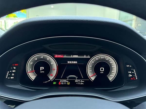 奥迪Q7 2023款 55 TFSI quattro S line运动型