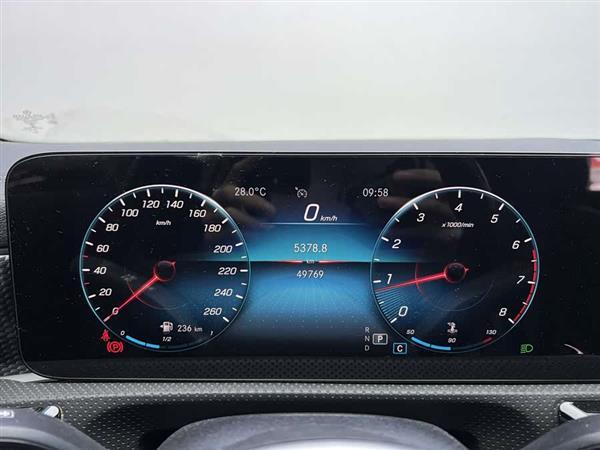 奔驰A级 2021款 A 200 L 运动轿车动感型