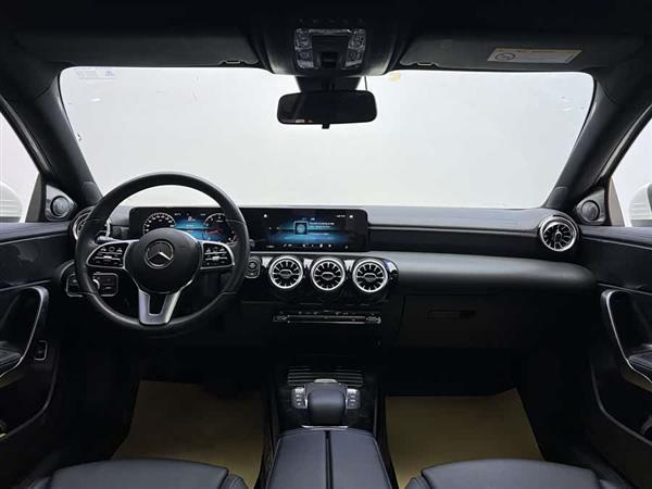 奔驰A级 2021款 A 200 L 运动轿车动感型