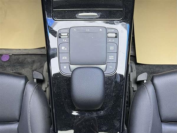 奔驰A级 2021款 A 200 L 运动轿车动感型