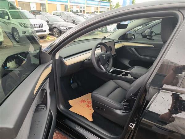 Model Y 2022款 改款 长续航全轮驱动版