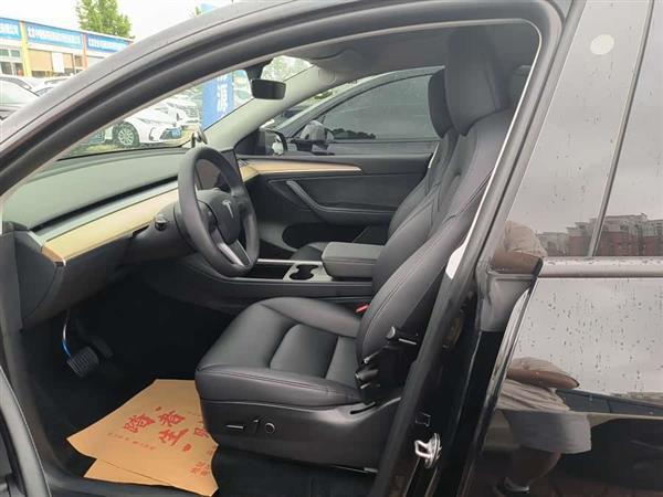 Model Y 2022款 改款 长续航全轮驱动版