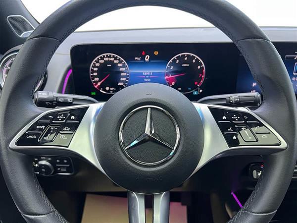 奔驰GLB 2024款 GLB 220 4MATIC