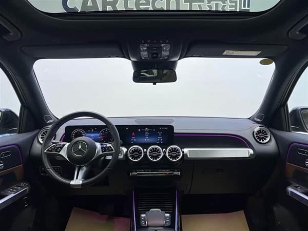 奔驰GLB 2024款 GLB 220 4MATIC