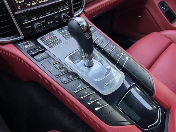 Panamera 2014款 Panamera 4S Executive 3.0T