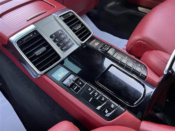 Panamera 2014款 Panamera 4S Executive 3.0T
