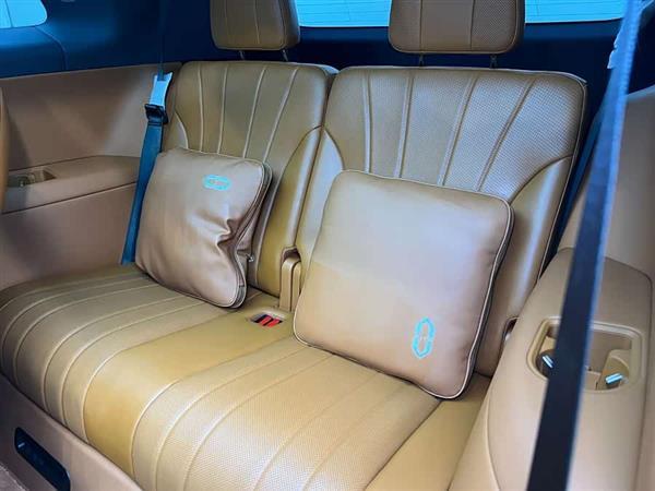 问界M8 2025款 增程 Max+版 53.4kWh 6座版