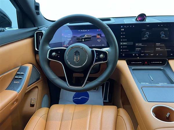 问界M8 2025款 增程 Max+版 53.4kWh 6座版