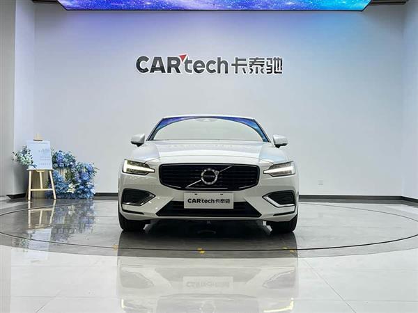 沃尔沃S60 2022款 B4 智逸豪华版