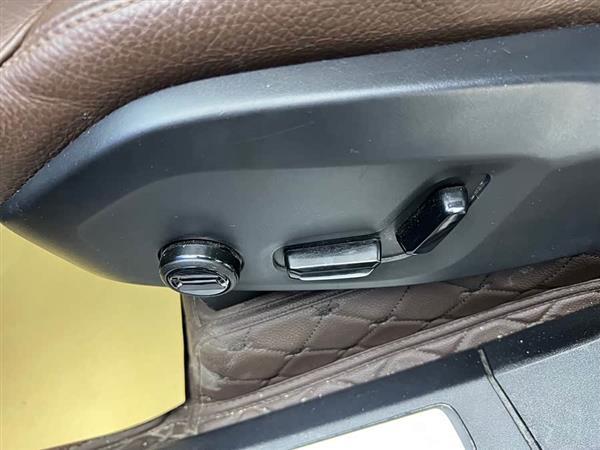 沃尔沃XC90 2024款 B5 智行豪华版 5座