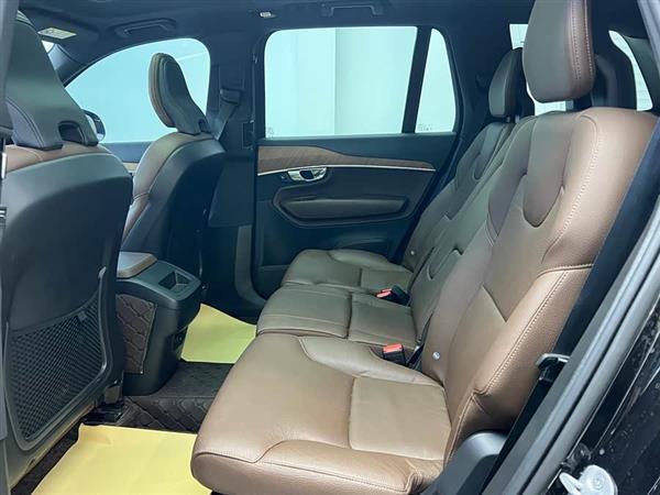 沃尔沃XC90 2024款 B5 智行豪华版 5座