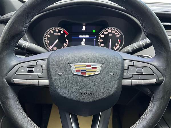 凯迪拉克XT4 2021款 28T 两驱豪华型