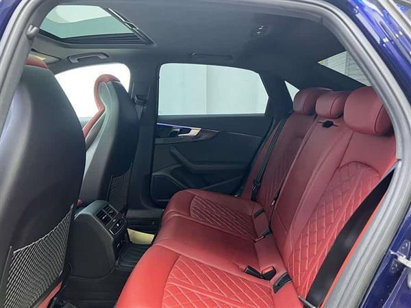 奥迪S4 2023款 S4 3.0TFSI