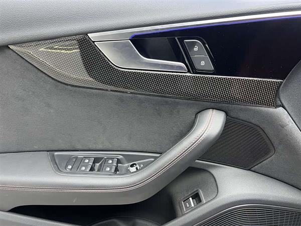 奥迪S4 2023款 S4 3.0TFSI