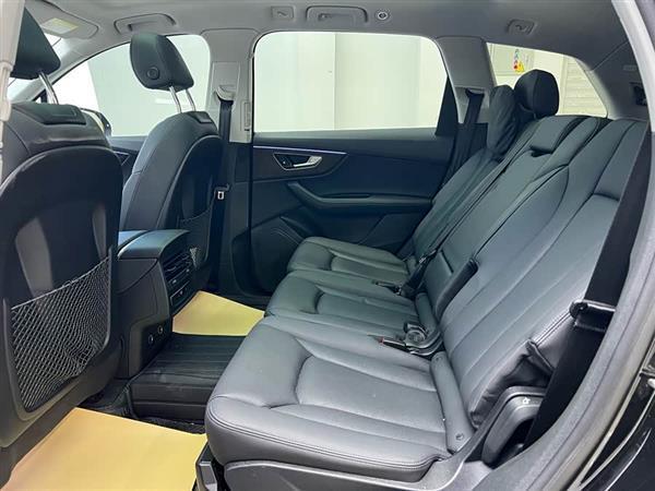 奥迪Q7 2024款 45 TFSI quattro S line运动型