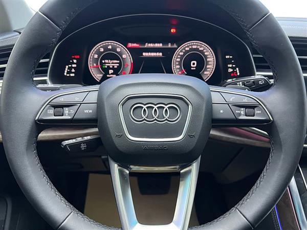 奥迪Q7 2024款 45 TFSI quattro S line运动型