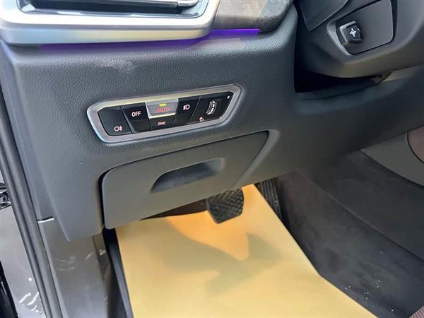 宝马X5 2022款 xDrive 40Li M运动套装