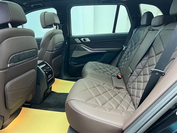 宝马X5 2022款 xDrive 40Li M运动套装
