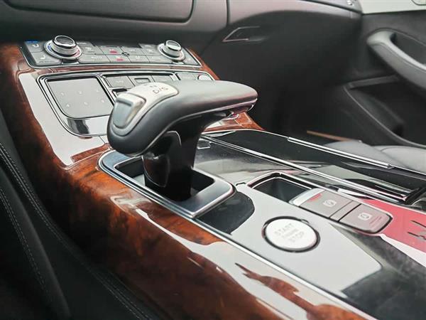 奥迪A8 2013款 A8L 45 TFSI quattro豪华型