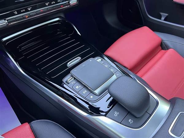 奔驰A级AMG(进口) 2023款 AMG A 35 4MATIC