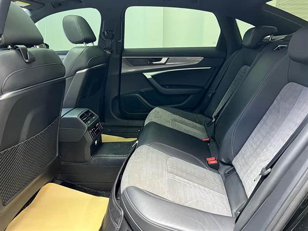 奥迪A6L 2020款 40 TFSI 豪华动感型