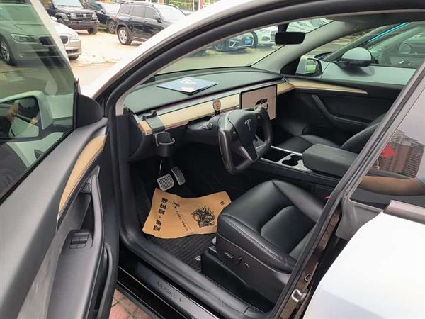 Model Y 2022款 改款 长续航全轮驱动版