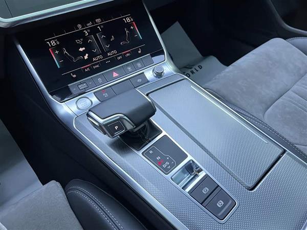奥迪A6L 2020款 40 TFSI 豪华动感型