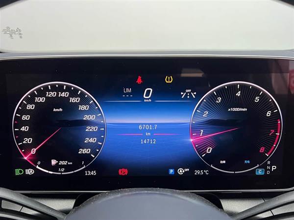 奔驰GLC 2024款 GLC 300 L 4MATIC 动感型 5座