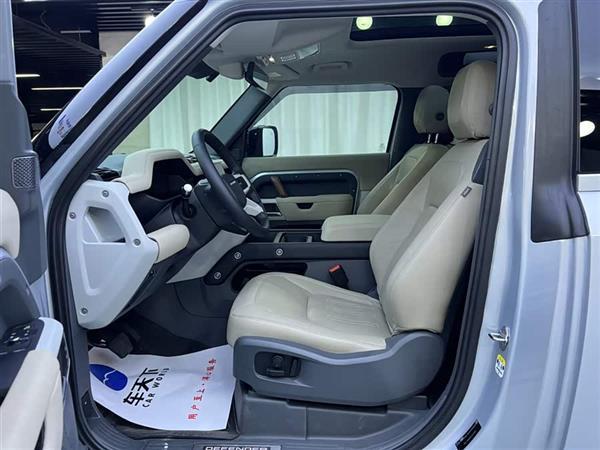 路虎卫士 2023款 90 3.0T P400 XS