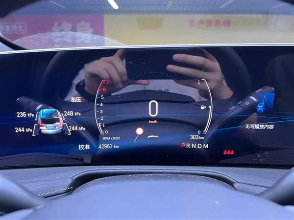 凯迪拉克XT4 2024款 28T 两驱豪华型