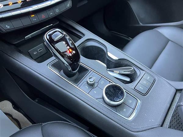 凯迪拉克XT4 2024款 28T 两驱豪华型