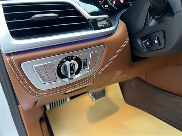 宝马7系 2018款 750Li xDrive M运动套装
