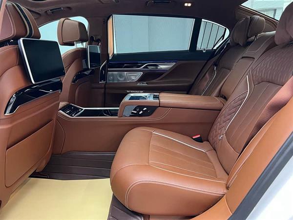 宝马7系 2018款 750Li xDrive M运动套装