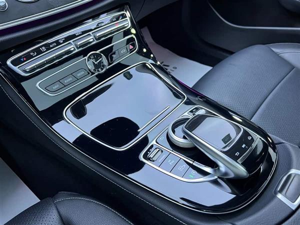 奔驰E级 2017款 E 300 L 运动时尚型
