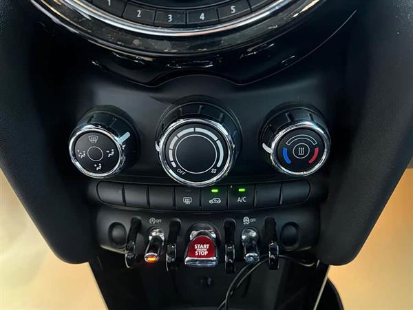 MINI 2020款 1.5T COOPER 经典派 三门绝色版