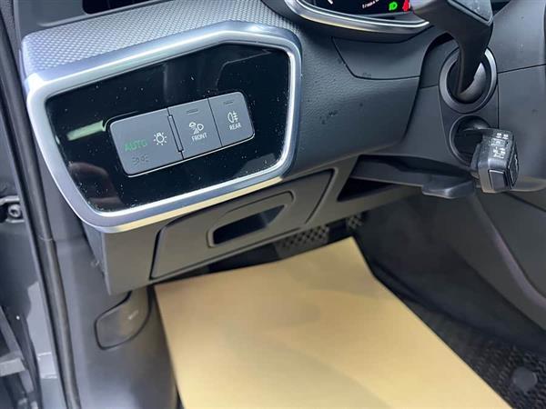 奥迪A6L 2021款 45 TFSI 臻选动感型