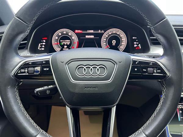 奥迪A6L 2021款 45 TFSI 臻选动感型