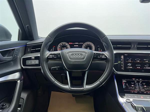奥迪A6L 2021款 45 TFSI 臻选动感型