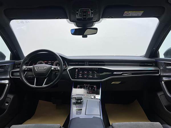 奥迪A6L 2021款 45 TFSI 臻选动感型