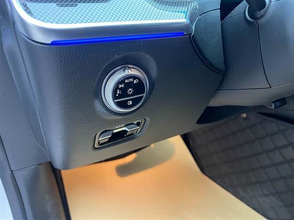 奔驰C级 2025款 C 260 L 运动版