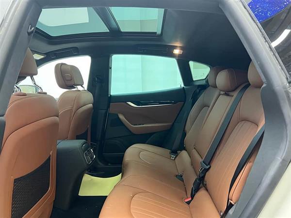 Levante 2022款 2.0T GT锋芒版